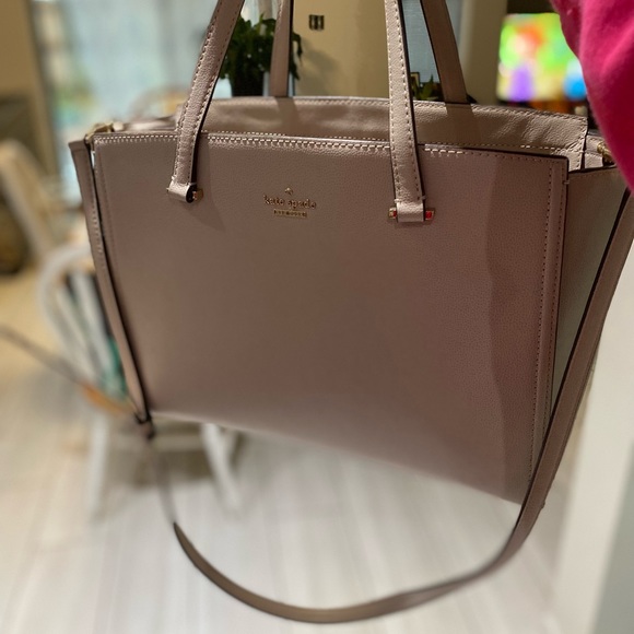 Kate Spade large tan tote. Used but great condition. - Picture 1 of 6